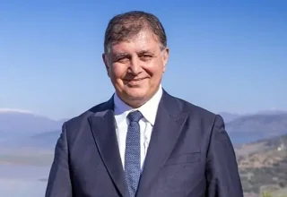İzmir Büyükşehir Belediye Başkanı Dr. Cemil Tugay  “Ne hizmetleri aksatacağız, ne de halkımızın hakkını savunmaktan geri duracağız”
