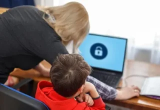 Dijital dünyada çocuklarınızı yalnız bırakmayın