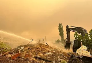 Kartepe Belediyesi’nden Taraklı Yangınına Müdahale Desteği