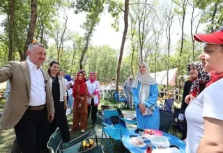 Başkan Büyükakın, Gebze’de annelerin pikniğine katıldı