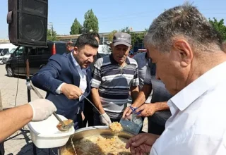 Başkan Rasim Arı, Şehrin Her Noktasında Vatandaşlarla Bir Arada