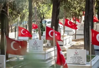 Başkan Tugay 15 Temmuz şehitlerini andı