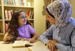 Bucalı Avşin Cumhuriyet Kütüphanesi ile hayaline yürüyor