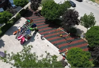 İnegöl’de 7 Mahallede 22 Parkın Zemini Yenileniyor