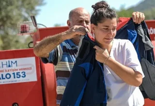 İzmirli baba ve kızı yangınlara karşı omuz omuza mücadele ediyor