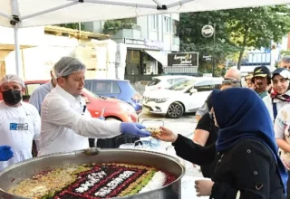 Kadıköy’de 21 mahallede aşure ikramı