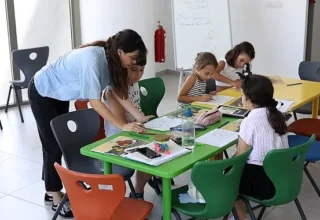 Karabağlar’da Yaz Tatili Bilim, Sanat ve Eğlenceyle Dolu Dolu Geçiyor