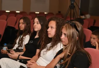 Kardeş iki şehir arasında öğrenci değişim programı