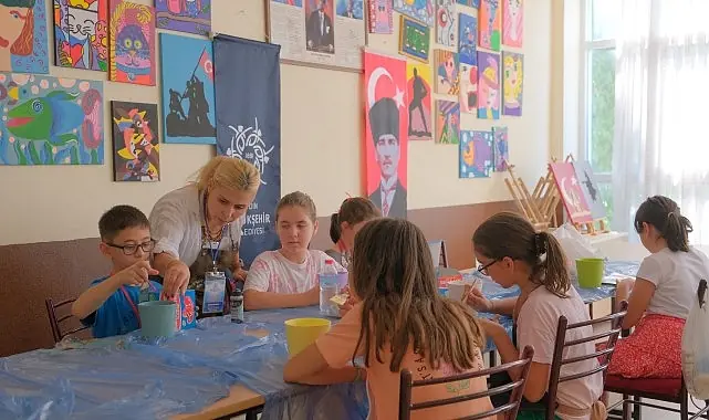 Başkan Çerçioğlu’ndan yaz kurslarında yaratıcı ruhlara destek aydınlı çocuklar sanatsal tasarımla tanışıyor