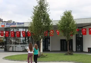 Büyükşehir’in “Yeşil” hassasiyeti Milli İrade Meydanı’na da yansıdı
