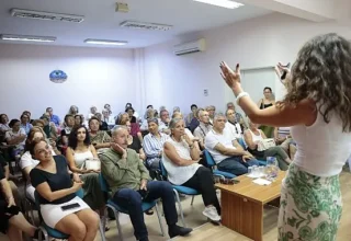 Konak’ın İleri Yaş Merkezi’nde kuşaklararası iletişim semineri
