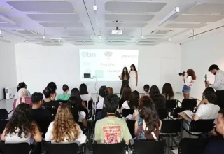 Lâl Denizli, KonuŞu Eğitim Programı’nın açılışında gençlerle buluştu