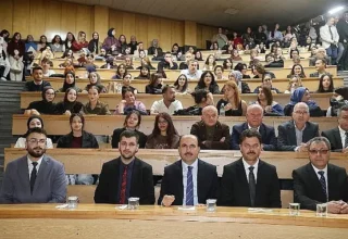 Başkan Altay SÜ Edebiyat Fakültesi Öğrencileriyle Buluştu