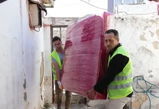 Konak’ta ‘Evden Eve Dayanışma’ devam ediyor