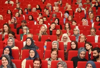 “Kötü söz dengeyi bozar, iyi söz huzuru kurar”